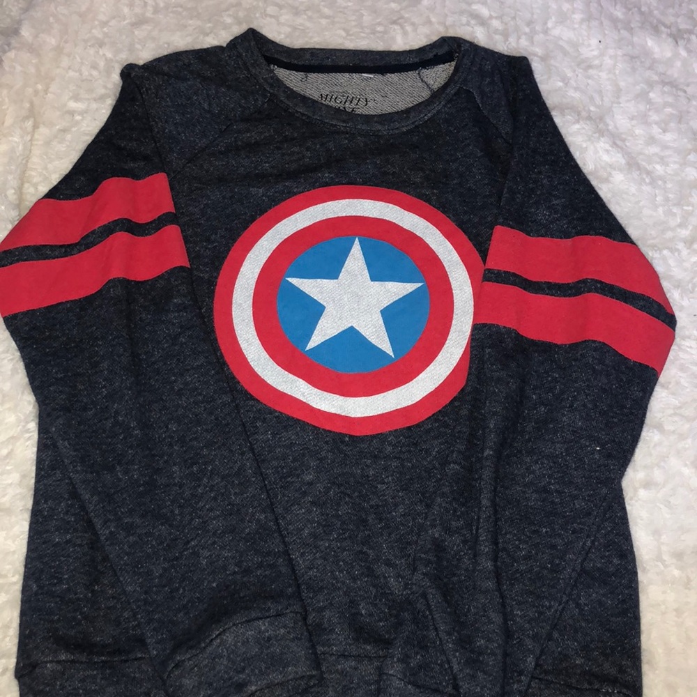 Captain America sweatshirt. Size XL